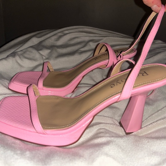 Betsey Johnson Vibrant Pink Heels - Picture 2 of 2